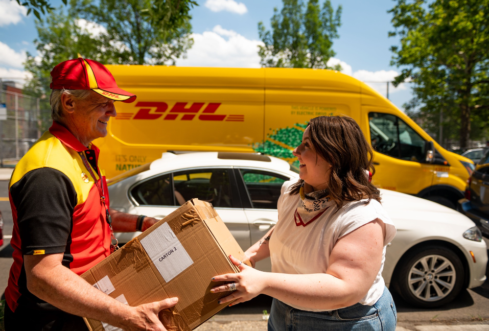 DHL
